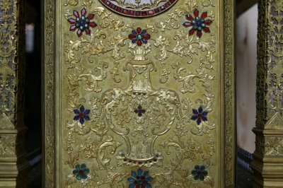 铜镀金亭式跑鸭转人钟(局部)