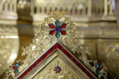 铜镀金亭式跑鸭转人钟(局部)