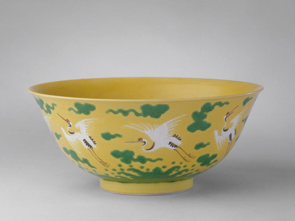 黄地绿彩海水白鹤纹碗- 故宫博物院