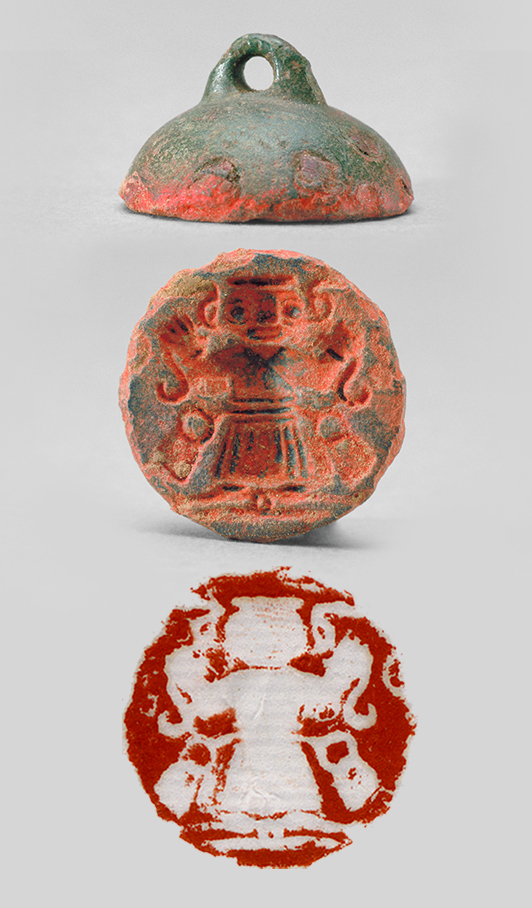 汉 神人操蛇纹鼻钮铜印