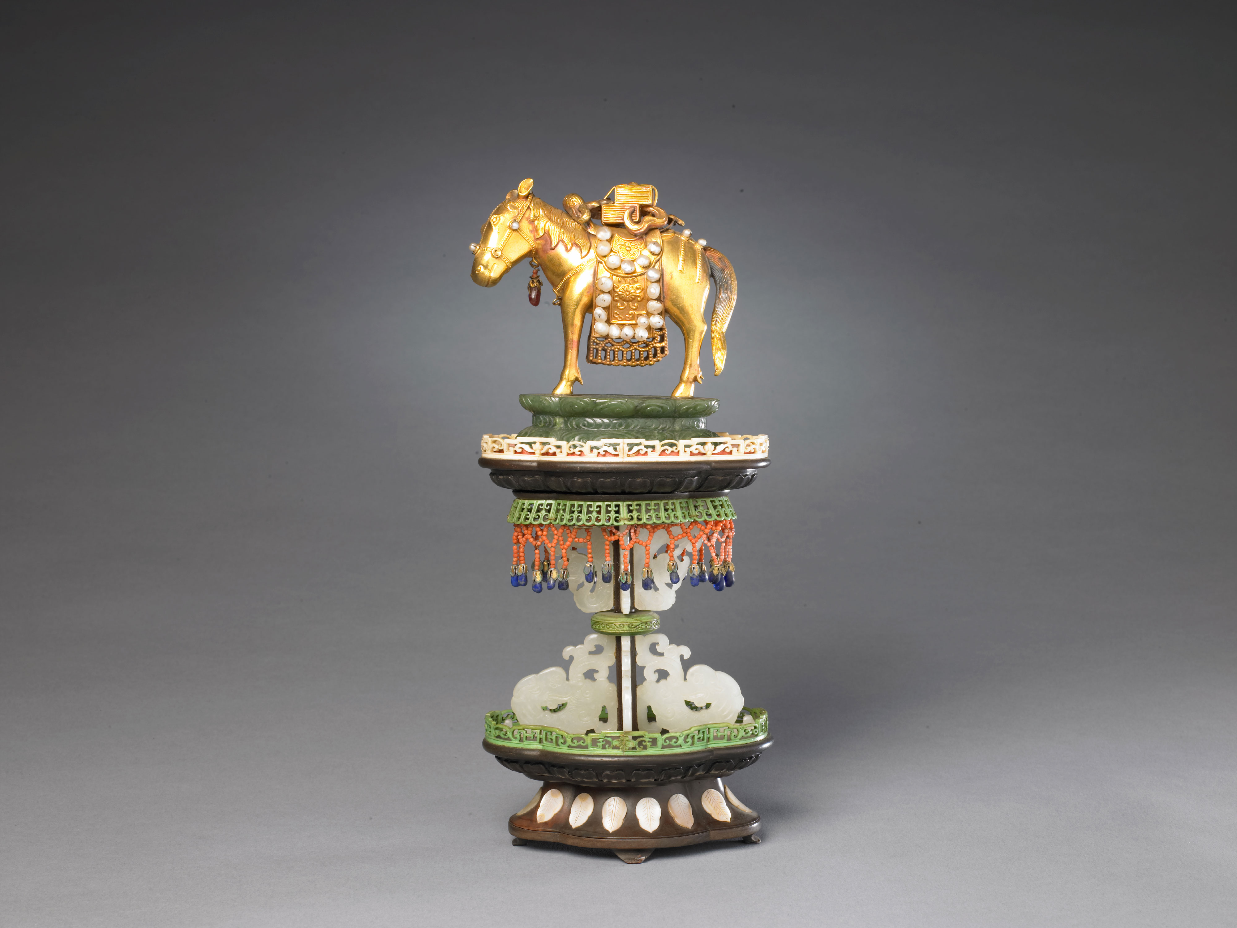 金嵌珠七珍-马宝