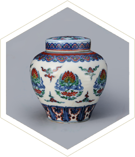 明 成化款斗彩团莲纹盖罐