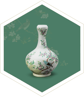 清 永庆长春款粉彩花鸟图蒜头瓶