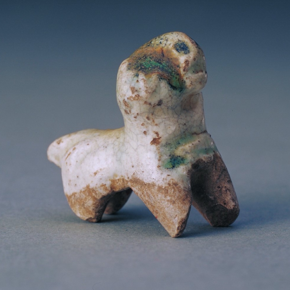 磁州窑白釉黑彩狗