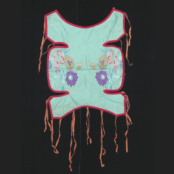 绿地缎海棠菊狗衣